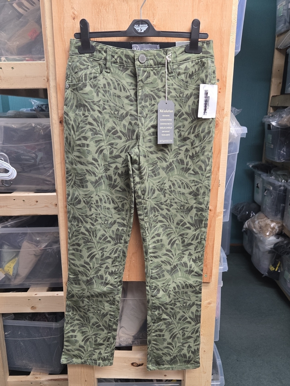 Wit & Wisdom Size 2 Green Leaf Pattern High Rise Ankle Skimmer Pant